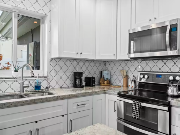 Luxurious Fort Lauderdale River Access with Heated Pool & Kayaks